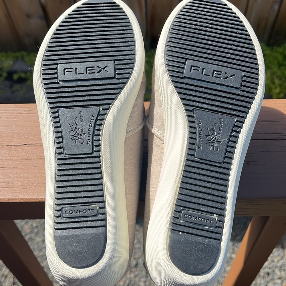 Lifestride Canvas Slip-Ons - Picture 5 of 6